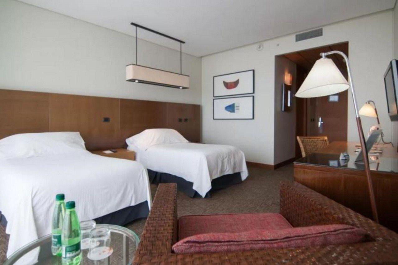 Enjoy Coquimbo Hotel Buitenkant foto A room at the hotel