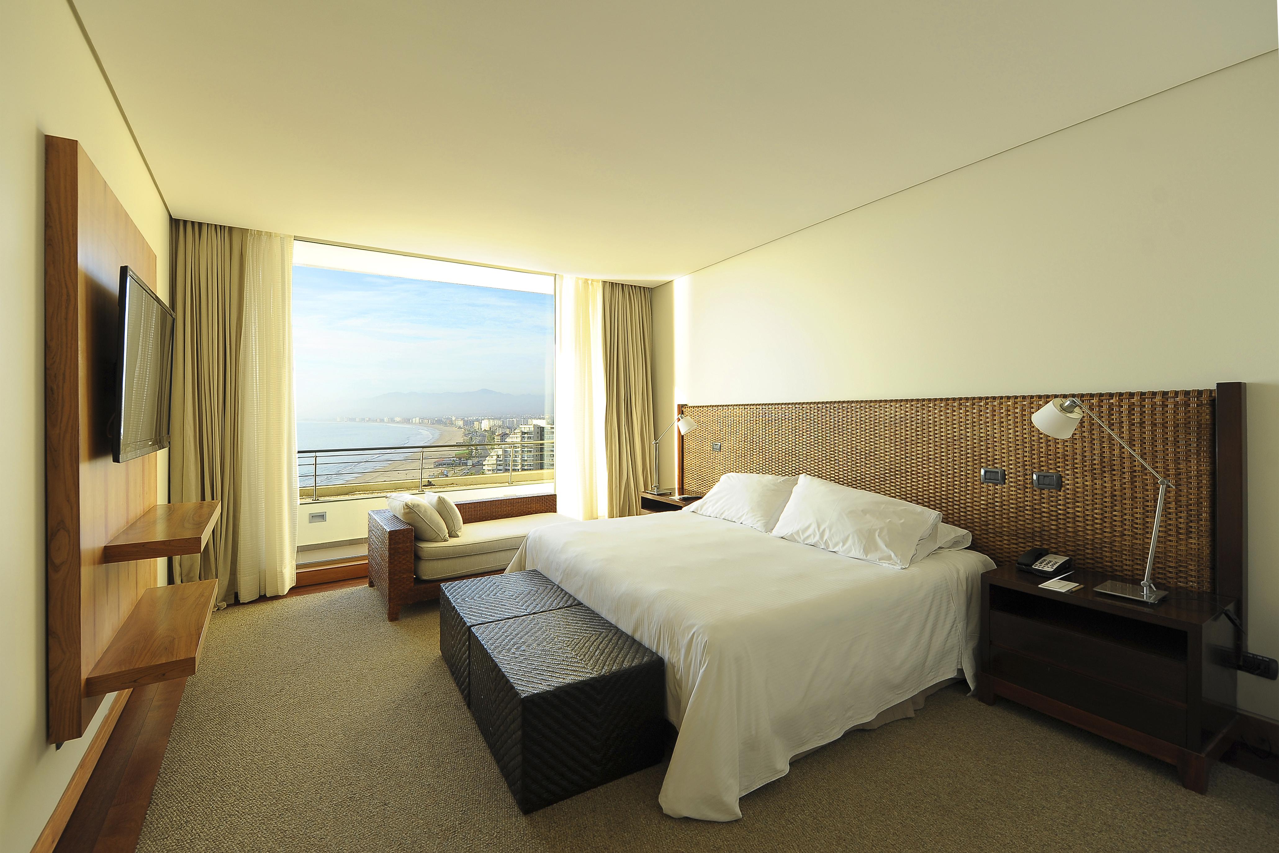 Enjoy Coquimbo Hotel Buitenkant foto A bedroom at the Sheraton Lima Hotel