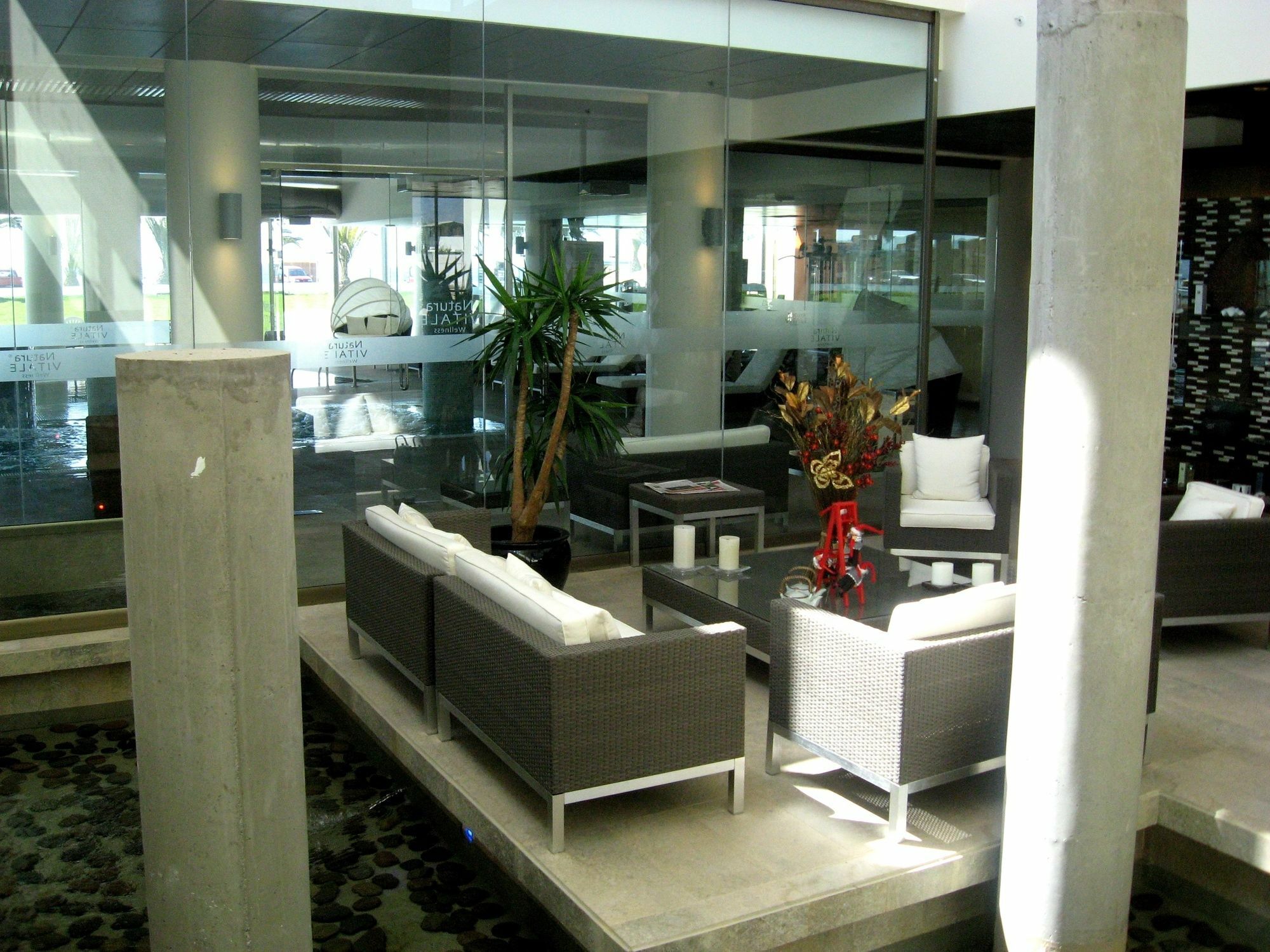 Enjoy Coquimbo Hotel Buitenkant foto The interior of the airport