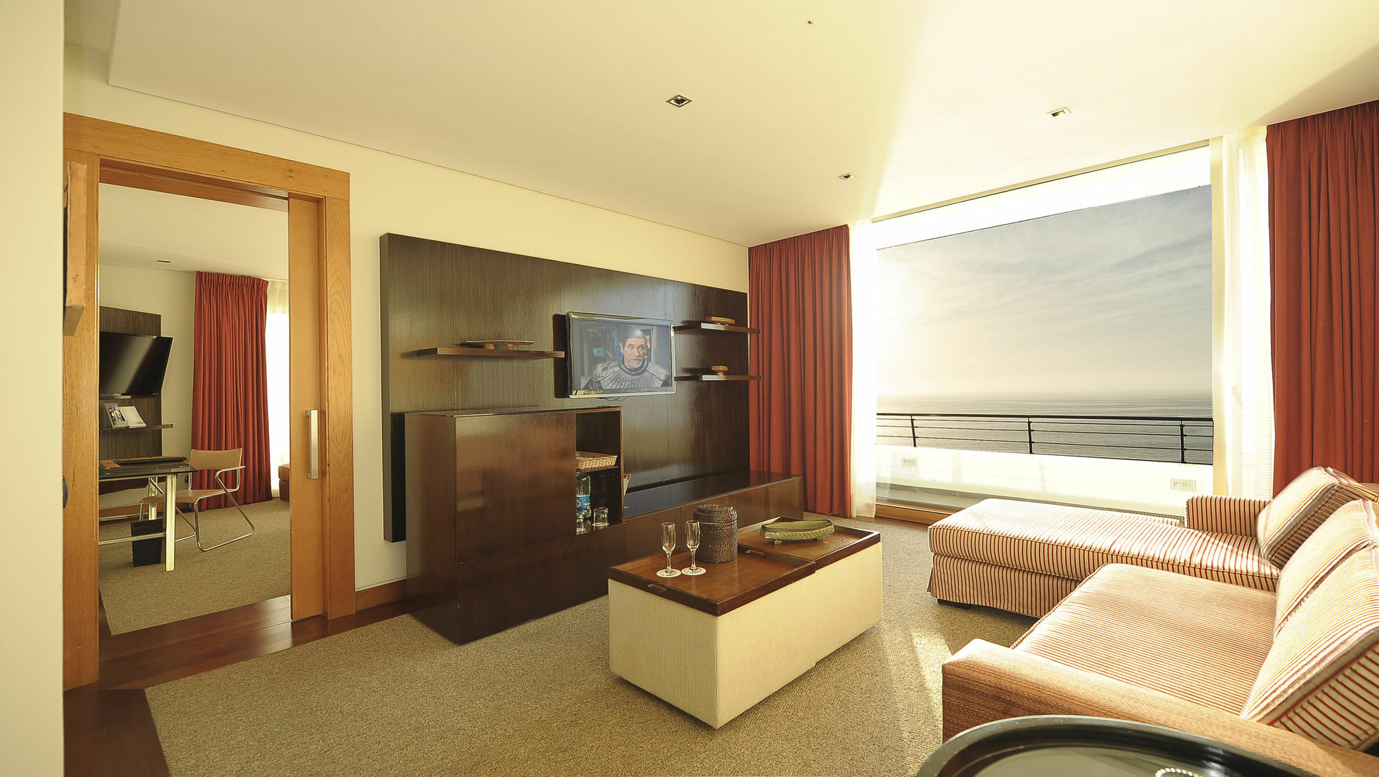 Enjoy Coquimbo Hotel Buitenkant foto A suite at the hotel