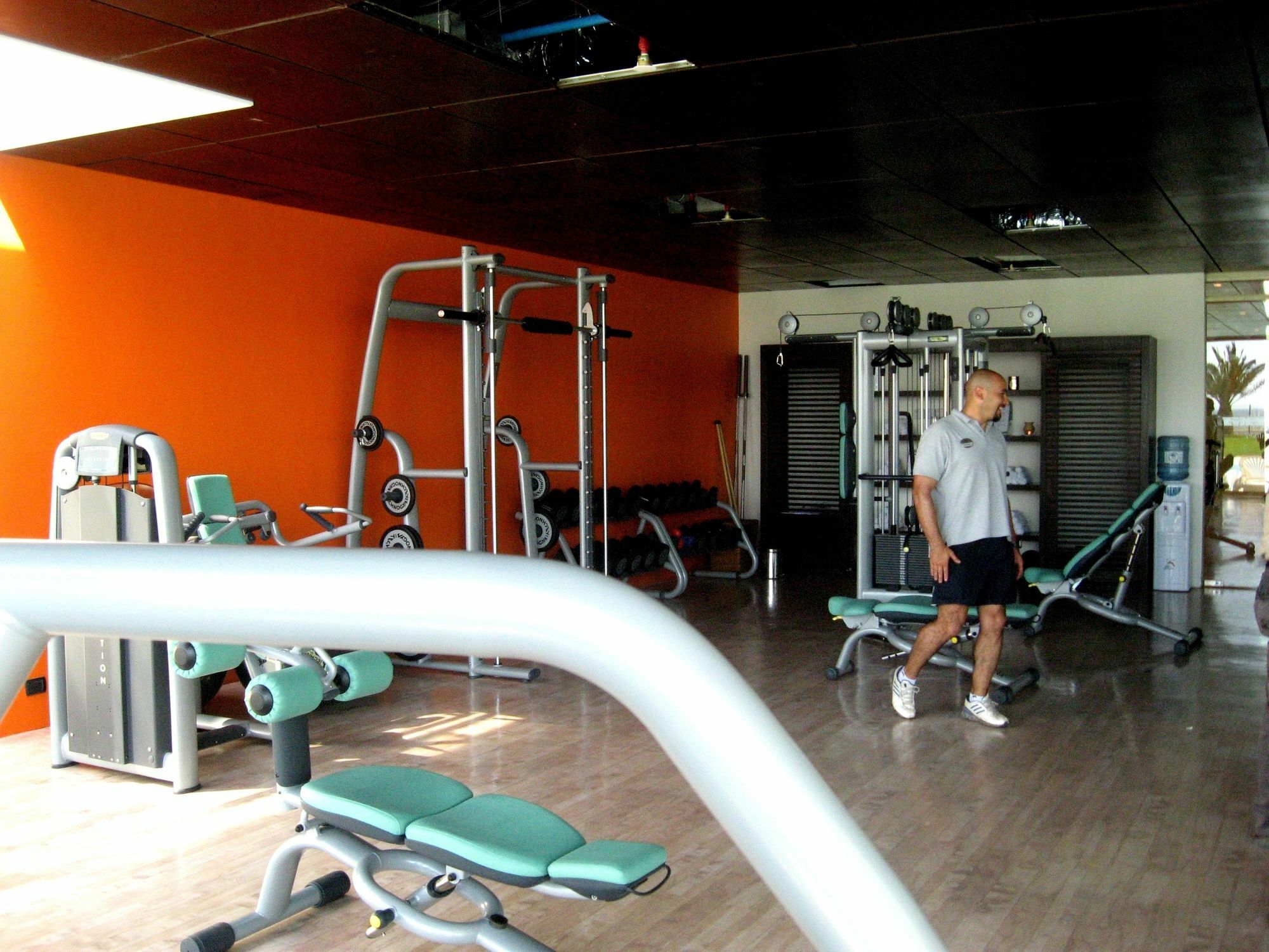 Enjoy Coquimbo Hotel Buitenkant foto A gym in a hotel