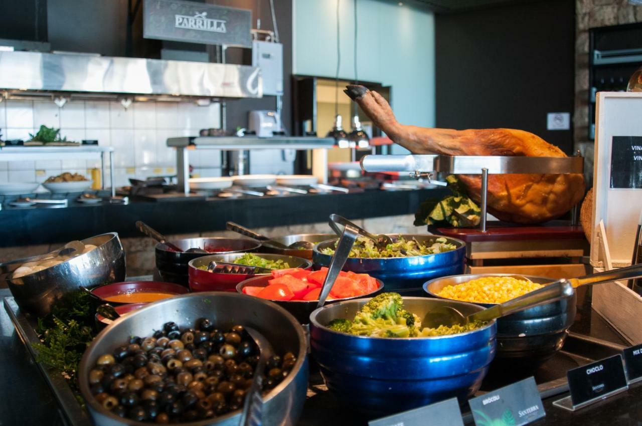 Enjoy Coquimbo Hotel Buitenkant foto A salad bar